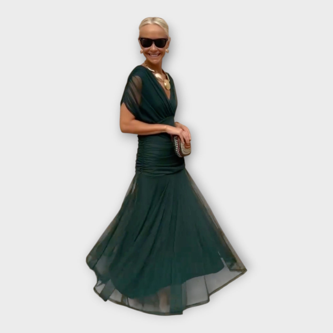 Αέρινο Φόρεμα με Εντυπωσιακή Λαιμόκοψη