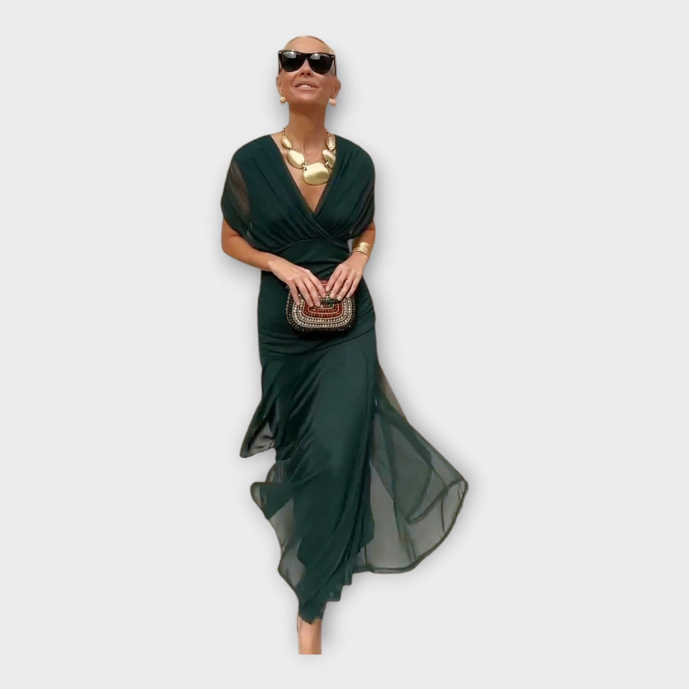 Αέρινο Φόρεμα με Εντυπωσιακή Λαιμόκοψη